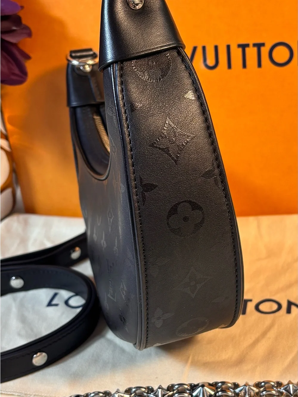 Louis Vuitton excellent chain